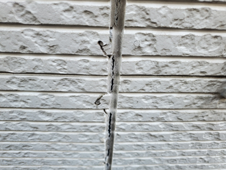 小田原市中村原にて外壁のひび割れについてご相談、メンテナンスコストを抑えるために重要な外壁塗装の時期とは？