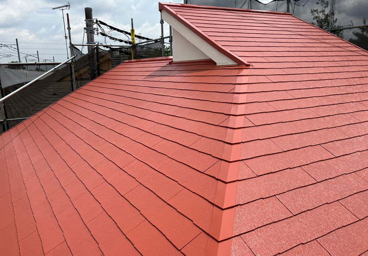 稲城市大丸のお住まいにてスレート屋根の点検・塗装メンテナンスの様子をご紹介！