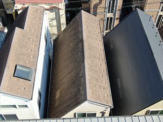 新宿区高田馬場にてエスケープレミアム無機ルーフ（RC-117）を使用し屋根塗装工事を実施致しました！工事金額は、税込み750,000円にて承りました。