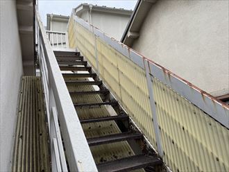 新宿区若葉にてモルタル外壁及び鉄骨階段の無料点検を実施致しました