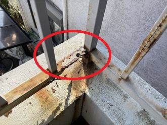 松戸市栄町にてアパート共用部に設置されている鉄柵の補強工事を実施
