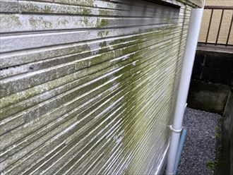 江戸川区南葛西にて築9年経過した住宅の外壁調査を実施　コーキングの劣化や塗装の剥がれが見られました