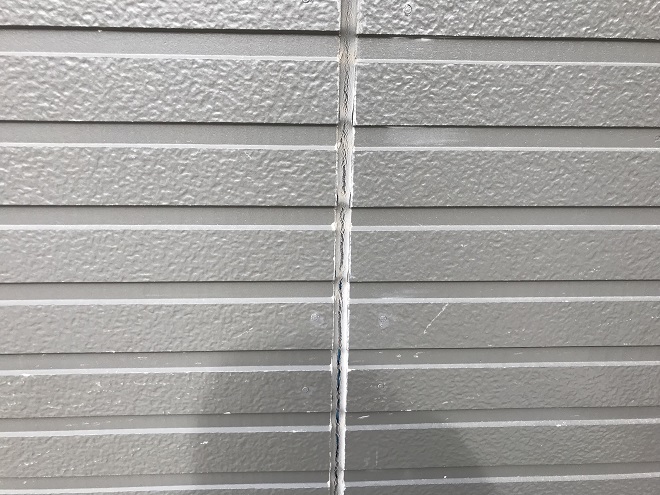 品川区大井で塗装の剥がれとシーリング劣化が気になる外壁点検