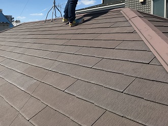 品川区西大井でスレート寄棟屋根の塗替えをご検討で点検