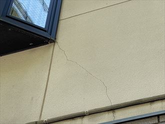 文京区白山にて築20年経過した建物の外壁調査を実施　塗膜の劣化やシーリングに傷みが見られました