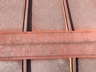 大田区千鳥で赤茶色く錆びた瓦棒葺き金属屋根塗装のための点検