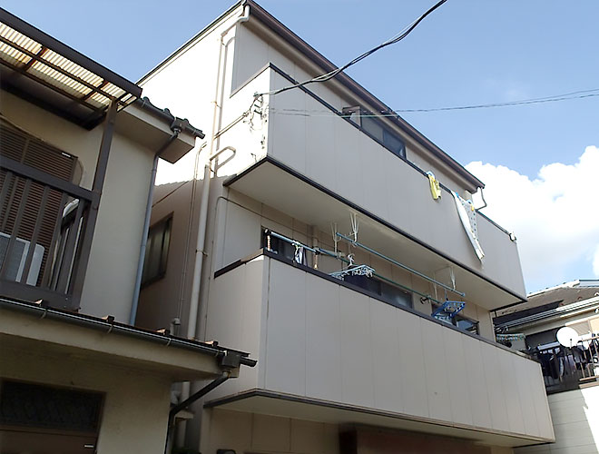大田区大森の3階建てお家の無料点検を実施！シーリングの補修と外壁の塗装メンテナンスをおススメしました