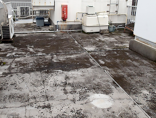 港区南麻布でビルの5階から雨漏り、真上の屋上（陸屋根）をウレタン防水工事でご検討
