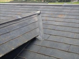 袖ケ浦市神納で塗膜の劣化や苔が発生、コロニアル屋根への屋根塗装工事のご提案