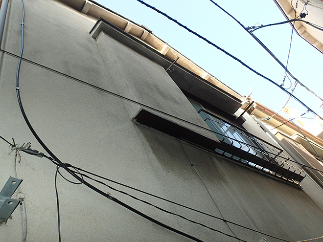 大田区東矢口でモルタル外壁の補修相談、板金に錆や変形のある庇も修理