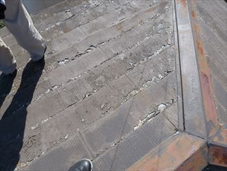 東京都中野区　屋根塗装の点検　コロニアル劣化