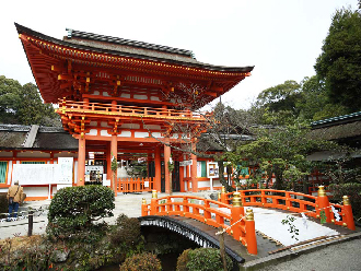 上賀茂神社の玉橋と楼門
