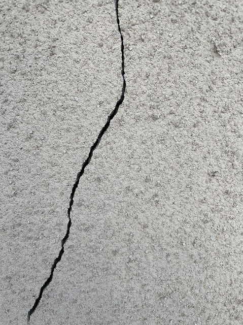 熊本市南区外壁ひび割れ
