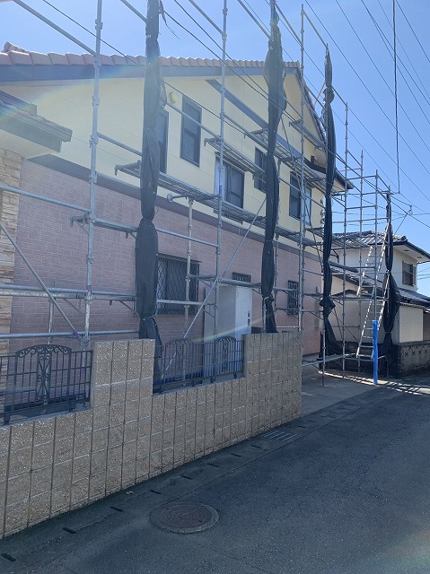 菊陽郡大津町で経年劣化による塗り替え時期の住宅を丁寧な高圧洗浄をしてからフッ素塗料を使い外壁の塗り替えをしました。