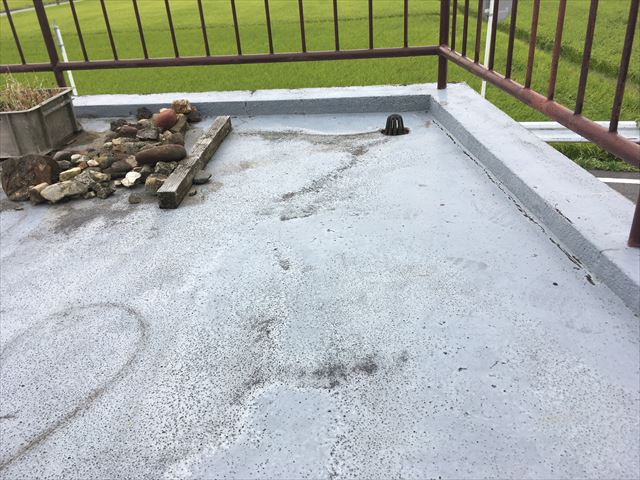 屋上　陸屋根　防水　剥離　劣化　ひび割れ