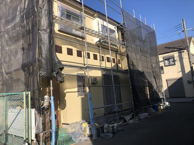 茨木市にて外壁・屋根塗装工事　①～屋根塗装（屋根には遮熱塗料を使用）～