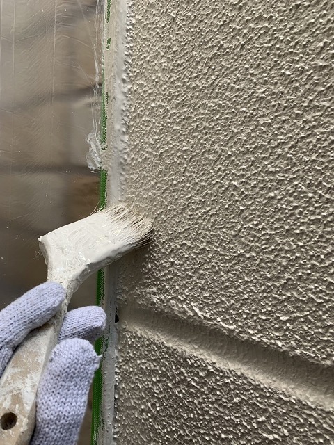 外壁塗装　上塗り　ダメ込み　パーフェクトトップ使用
