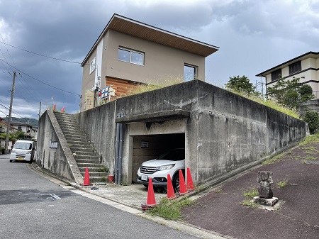兵庫県川辺郡に擁壁の塗装の現場調査してきました！