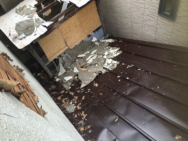 隣家　台風被害