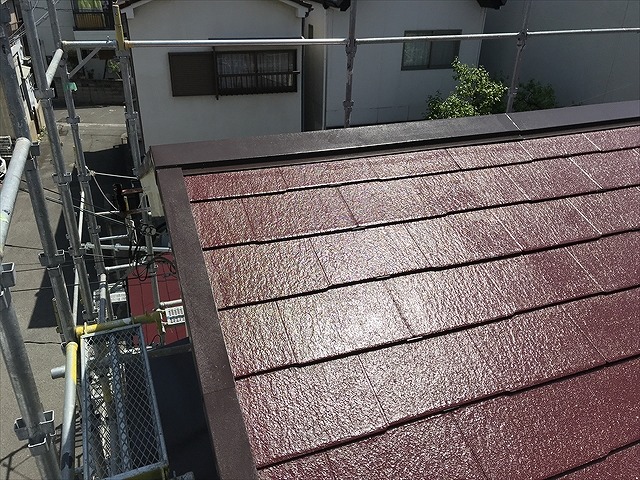 吹田市で美と耐久性を両立：スレート屋根の塗装とメンテナンス