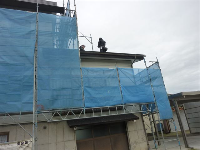 外壁塗装　屋根調査