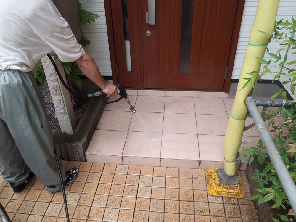 玄関ポーチ高圧水洗浄