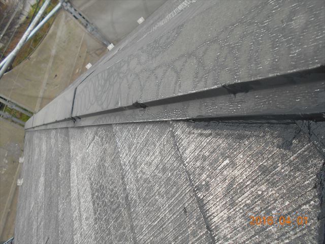 上尾市スレート屋根瓦塗装前に棟板金の釘補修