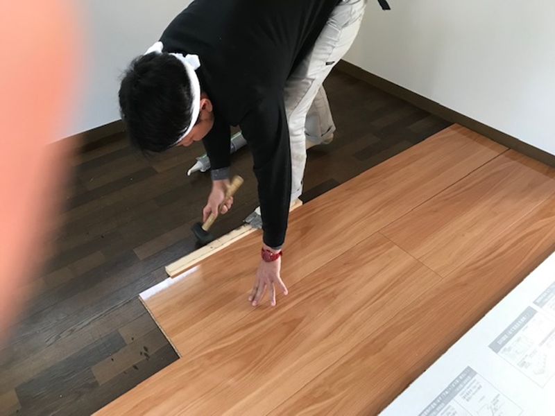 新規床材をカバー