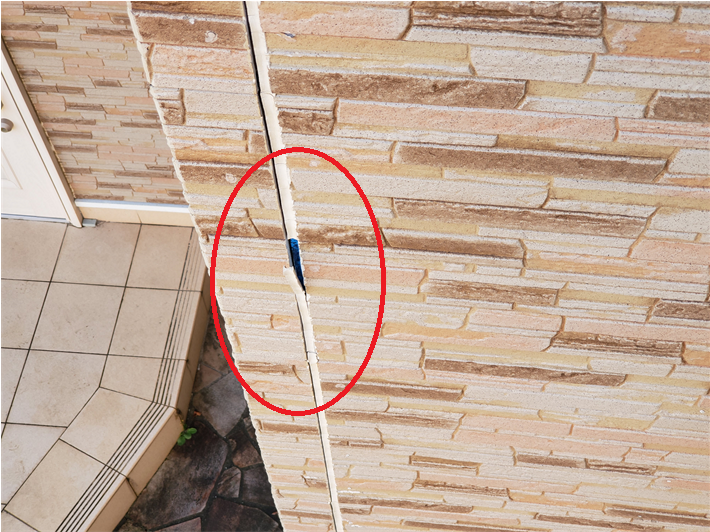 板橋区前野町にてシーリングが剥離したサイディング外壁の無料点検を実施、シーリング打ち替え工事と外壁塗装工事をご提案