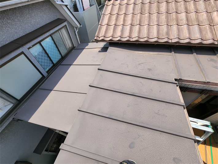 瓦棒屋根の塗装調査