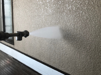 外壁を高圧洗浄