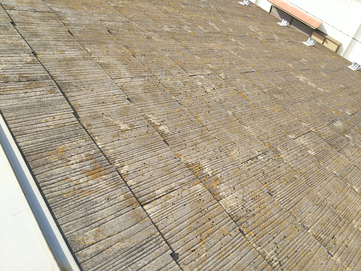 小金井市前原町にて屋根メンテナンス調査、塗膜が劣化した化粧スレートにファインパーフェクトベストによる塗装工事をご提案