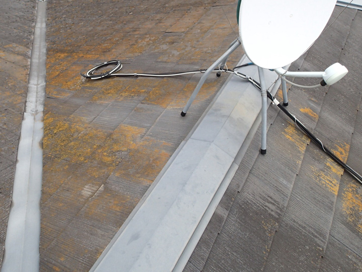 多摩市桜ヶ丘にて屋根と外壁の塗装前調査、塗膜が劣化した屋根にはファインパーフェクトベストを、外壁にはナノコンポジットWによる塗装工事をおすすめ