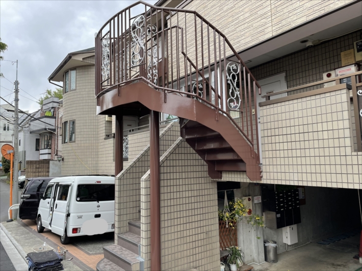 中野区大和町で鉄骨階段の補修の後、塗装工事を行いました