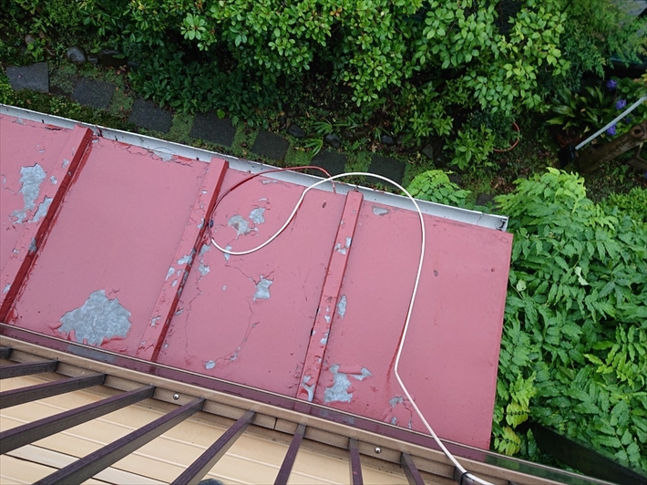 東久留米市小山でサビて塗膜が剥がれたトタン屋根は塗装工事でメンテナンスします