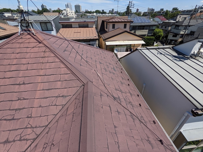 杉並区阿佐谷北にてスレート屋根の塗装をご検討中のお家の調査、コロニアルNEOは塗装しても費用対効果が非常に低いです