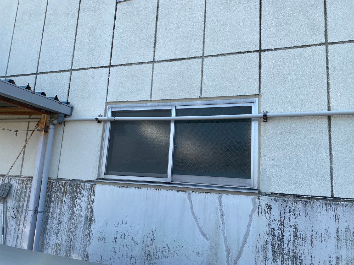 名古屋市港区にて名古屋港巡視船基地のALC外壁のシーリングと洗浄工事