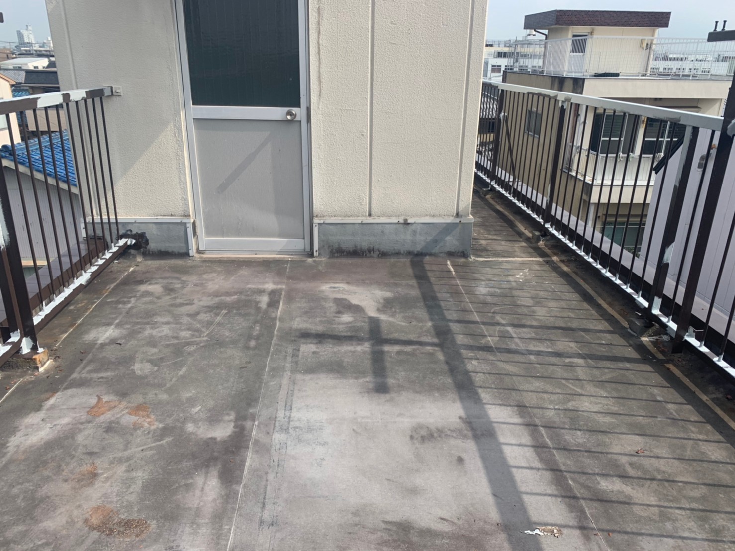 名古屋市中村区にてALC外壁の3階建て建物の屋上の防水工事をおこないました