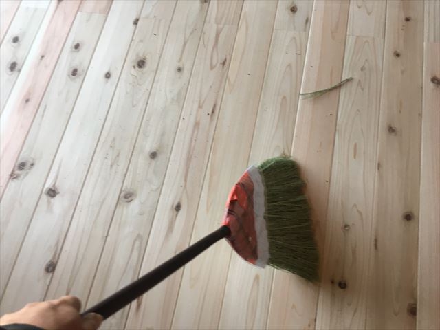 筑西桜川市の新築住宅のお客様のところで内部の床塗装をおこなわせて頂きました