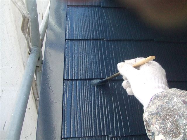 屋根刷毛塗り