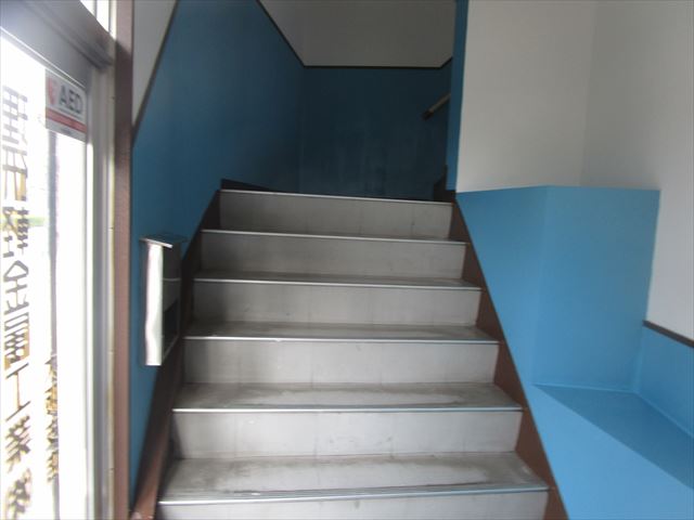 階段腰壁塗装