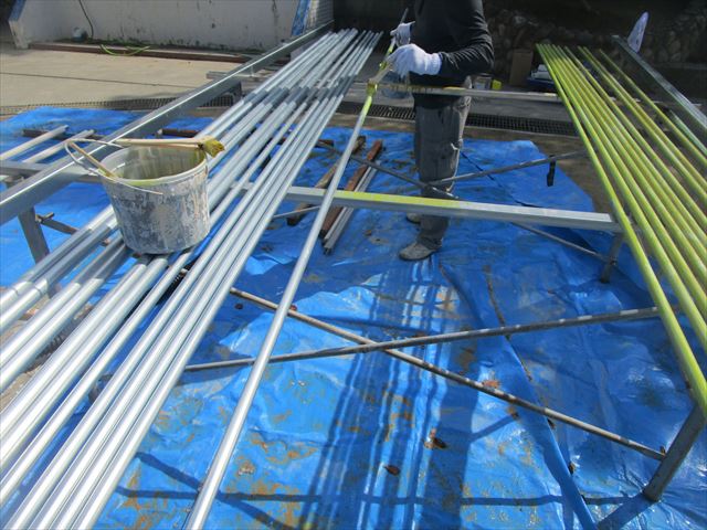 伊丹市で電気配管の塗装及び部材の塗装もおこないました。