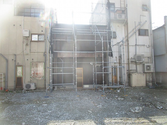 第二弾！！兵庫県尼崎市で古民家のベランダ解体・部分塗装を行いました