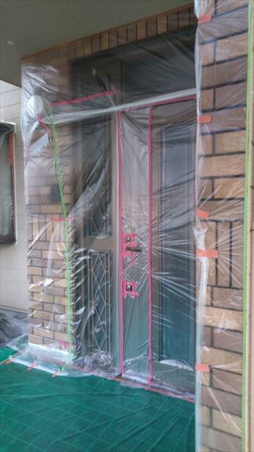 垂井町の二階建て住宅で塗装工事が始まりました