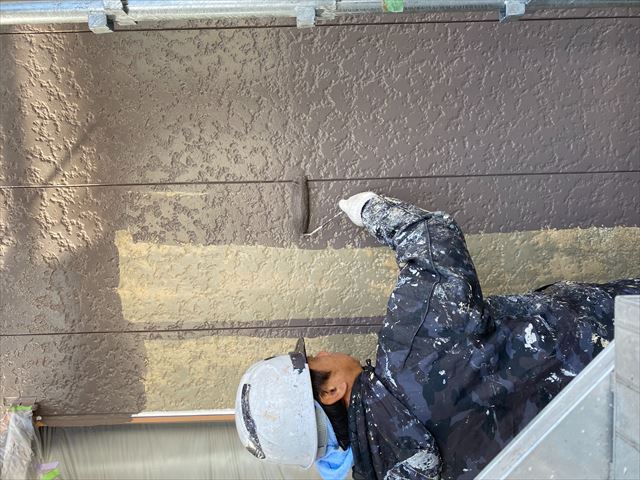 岐阜市２階建て住宅外壁塗装工事（外壁、破風、樋）作業
