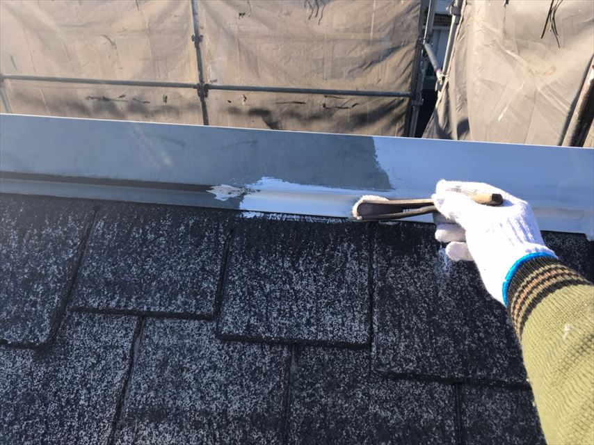 土岐市土岐津町で遮熱機能のある下塗り材で屋根の塗り替えです。