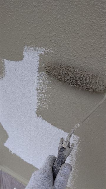 瑞浪市陶町で外壁塗装中塗り完了
