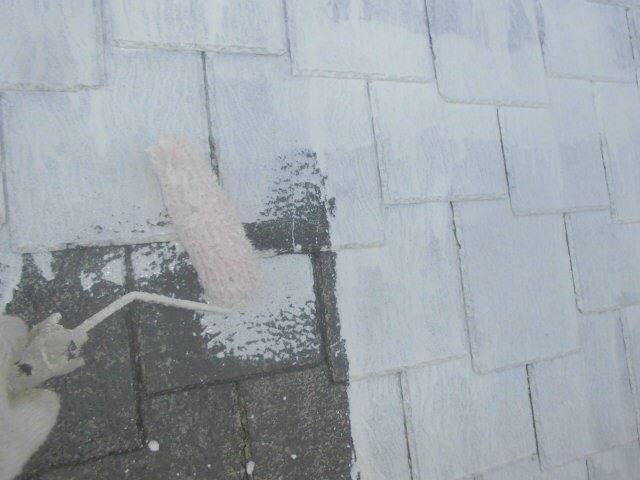 多治見市脇之島町で遮熱効果のある塗料で屋根の下塗り塗装を行いました