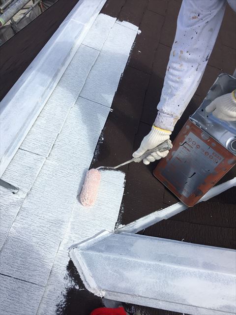 可児市桜ケ丘で屋根の下塗り塗装、軒天塗装をおこないました