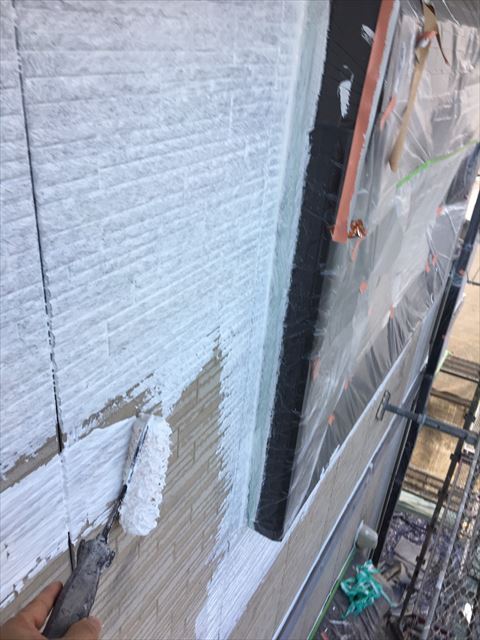 土岐市駄知町で外壁の下塗り、屋根の下塗り2回目をおこないました